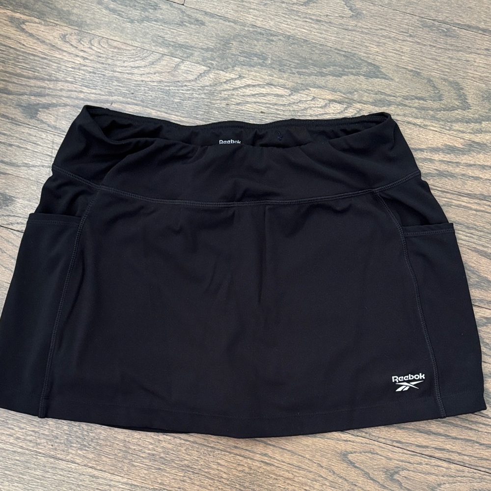 Reebok Black Performance Tennis Skort with Logo - Picture 3 of 9